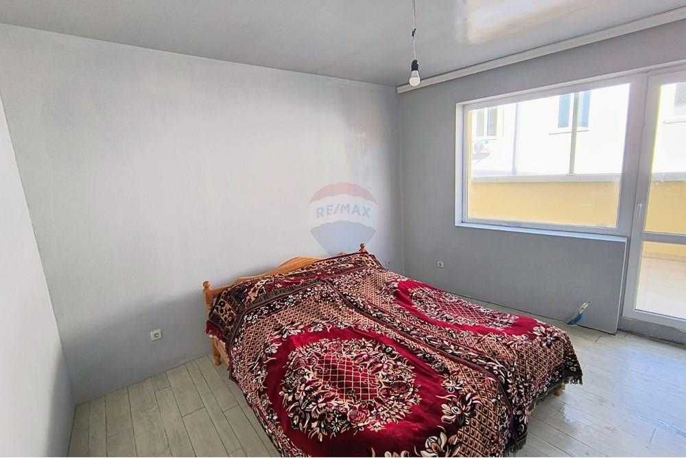 Продава се Тристаен апартамент в Шумен, Център - 125 кв.м за 1056 €/кв.м - Снимка #5