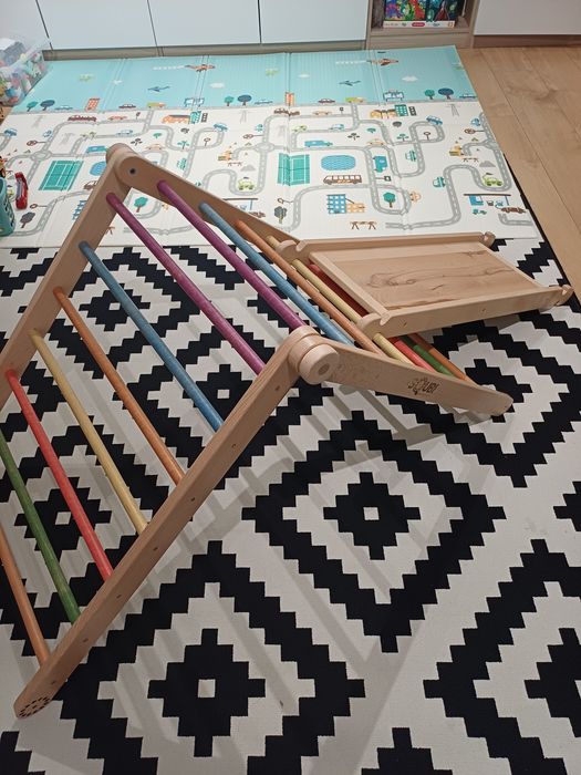 Pikler Montessori cu accesoriu de catarat si tobogan