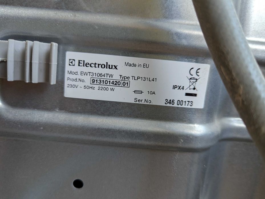 Пералня Electrolux с вертикално зареждане - ewt31064tw, ползвана