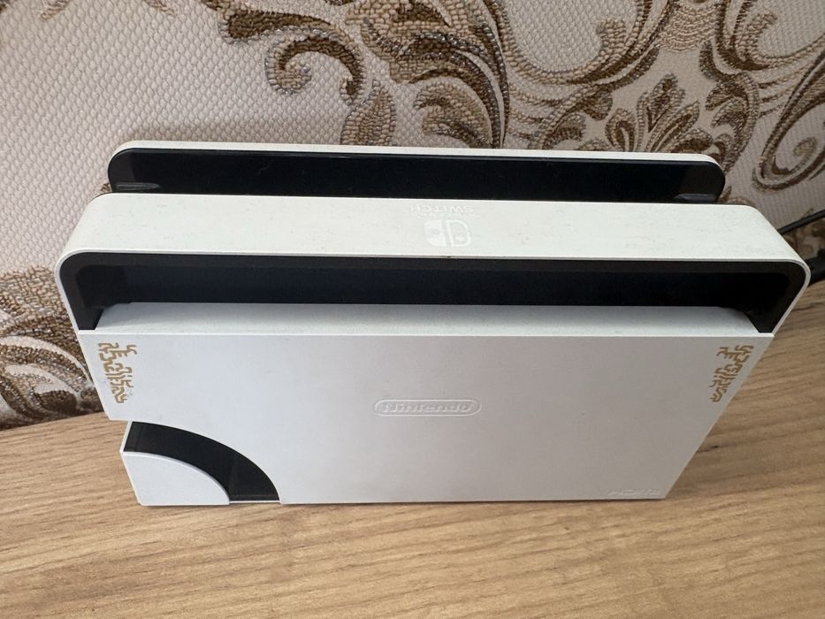 Продам Nintendo switch в идеальном состоянии. Прошитая.