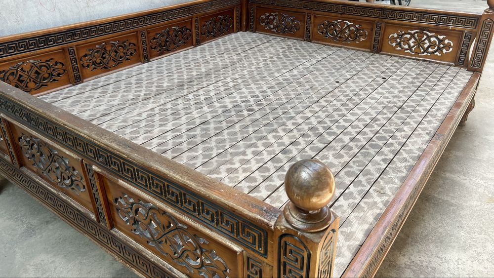 Тапчан  со столом для уюта вашего дома !