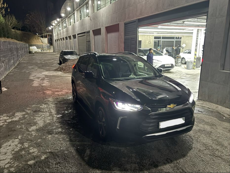 Tracker-2 Premier Qora 2022 yil. Probeg 62,0 km srochno 14 500$