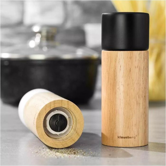 Set de 2 rasnite pentru sare, piper si alte condimente, din lemn