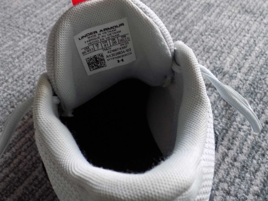 Adidasi Under Armour