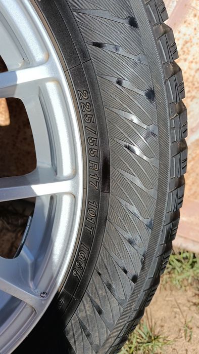 Продам диски с шинами.