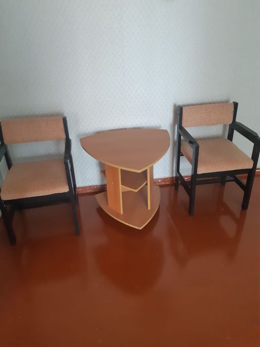 Столик журнальный