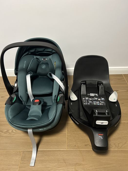 Scoica auto I-SIZE MAXI-COSI Pebble 360 cu baza Familyfix 360 PRO