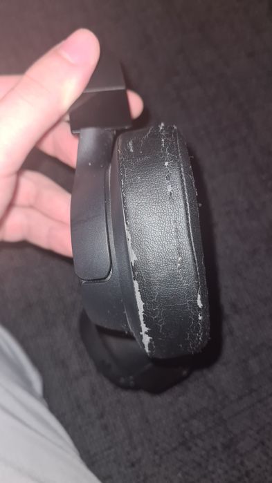 Vand casti jbl in stare buna, abea au fost folosite