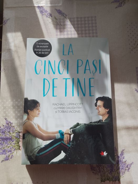 Vând carte nouă nouță