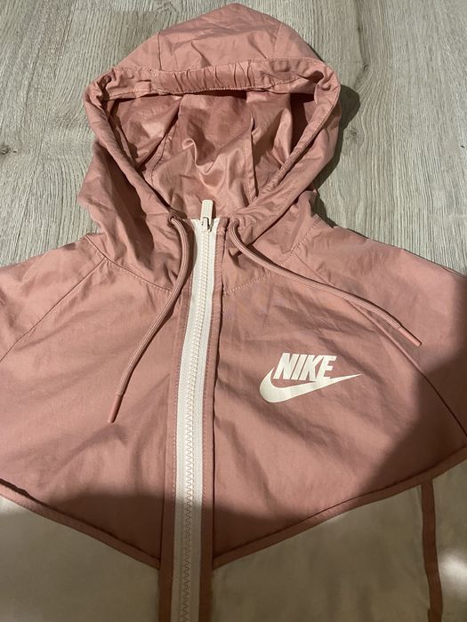 Nike Women's Sportswear Windrunner Jacket ветровка