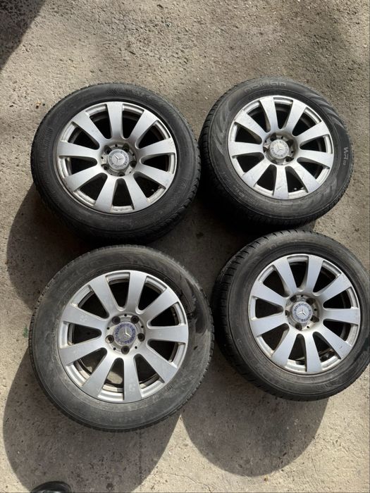 Продават се джанти с гуми за мерцедес W212.