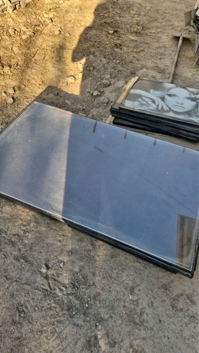 Продаются  аква-дверь и окно