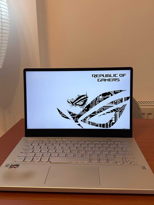 Asus Rog Zephyrus Ryzen 9 RTX 2060 1Tb SSD 2K 16GB Ram