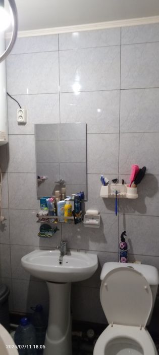 Срочно продаю квартиру 2 компания 1 этаж