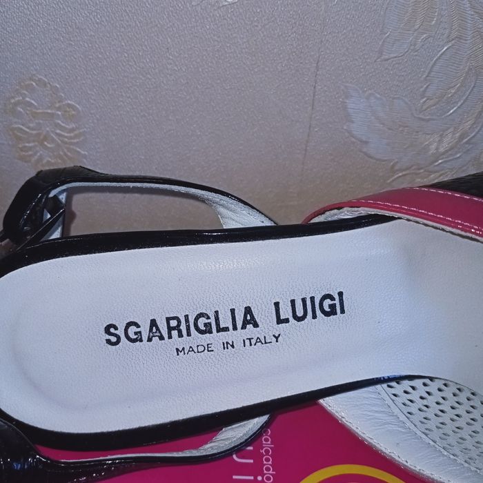 Оригинальные босоножки