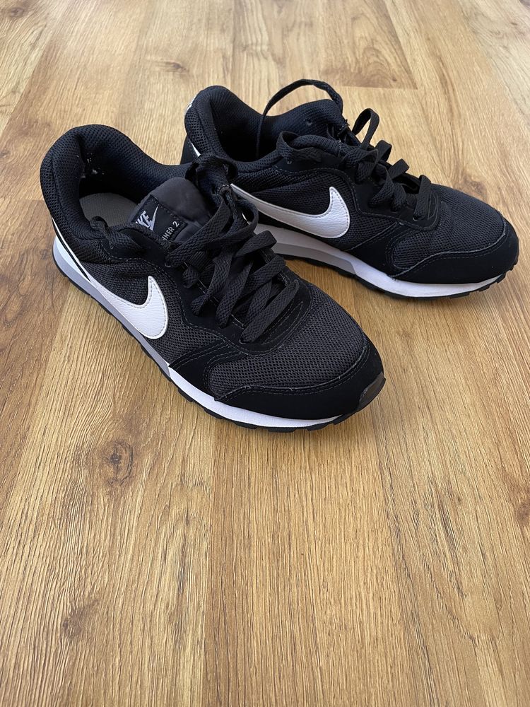 Nike md hot sale runner 3