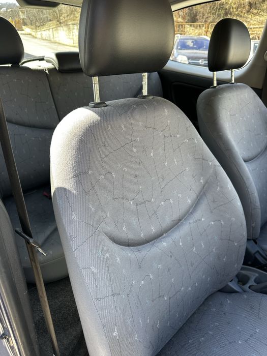 Салон тойота ярис