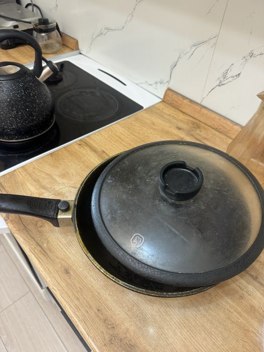 Сковорда 30см 1500тг.