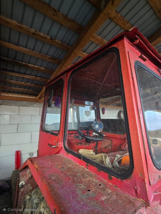Vând tractor U445