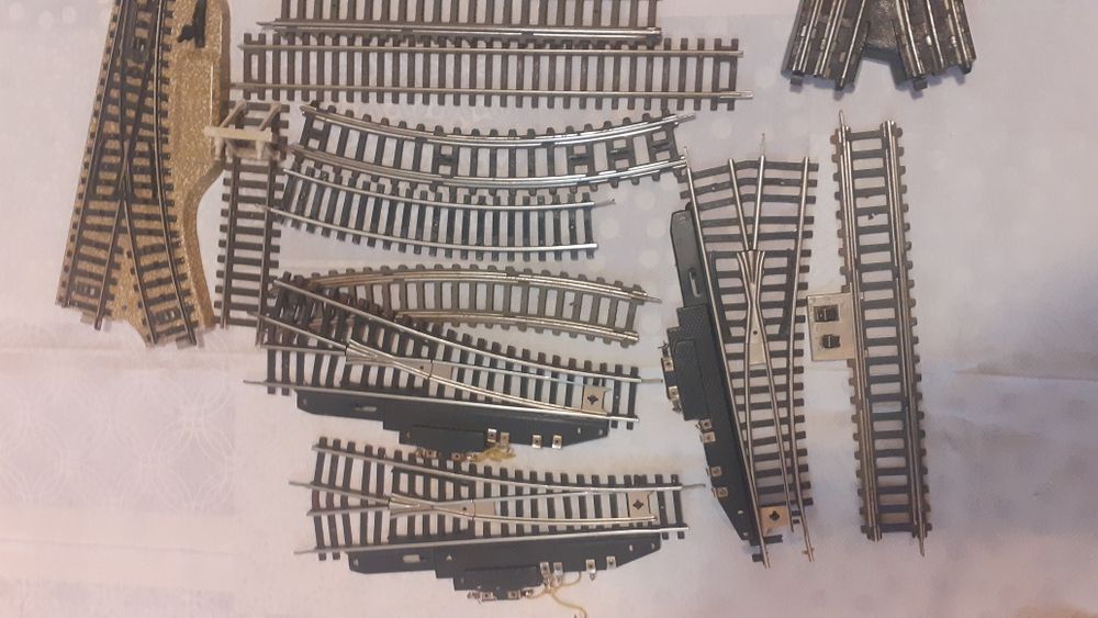 Sine linii macaze intersecții trenulet electric scara HO