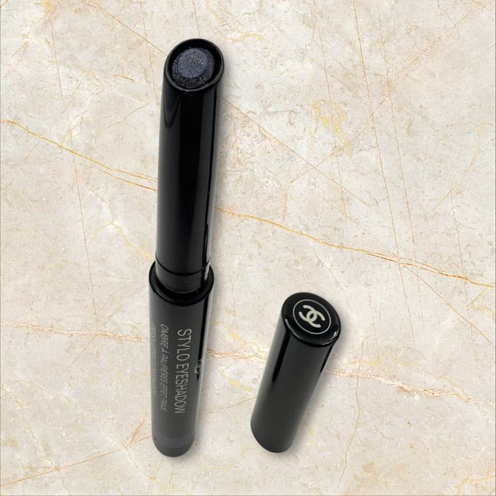 Chanel Stylo Ombre Et Contour