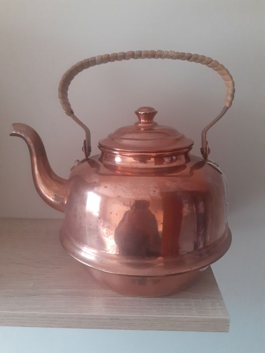 Меден чайник и чаша