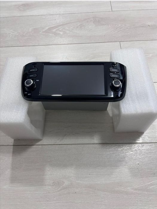 Navigaţie 1G + 32G Fiat Punto/Linea