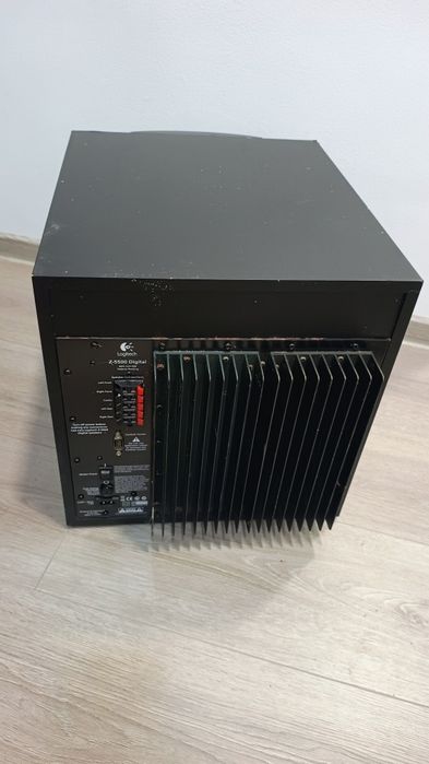 Subwoofer Logitech Z5500 funcțional