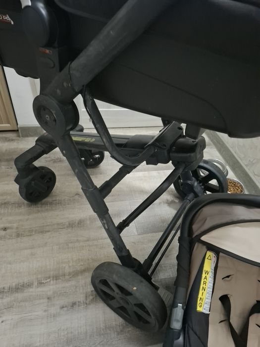 Căruț copil plus scoica auto stare bună adus  Spania   foarte bine îngrijit si curat
