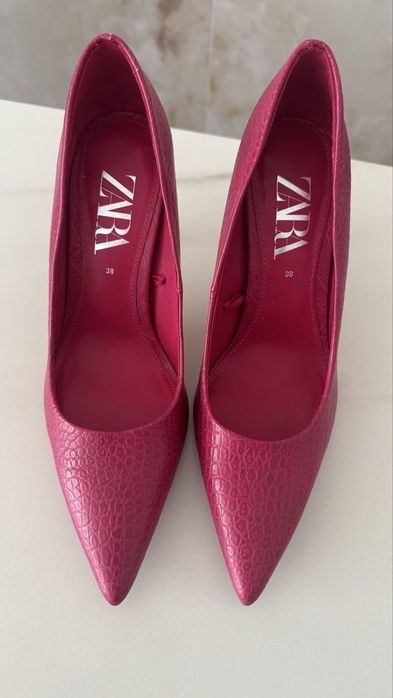 Zara цикламени обувки на висок ток