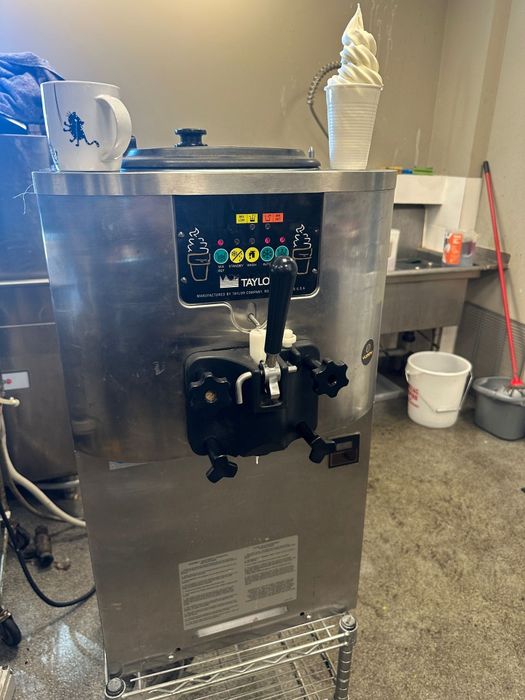 Vand masina inghețata TAYLOR C706-profesionala