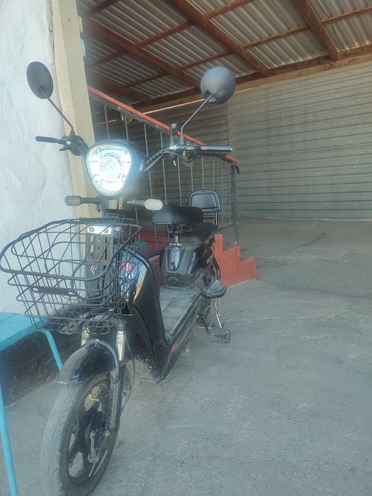 Продаётся Электроскутер SK8