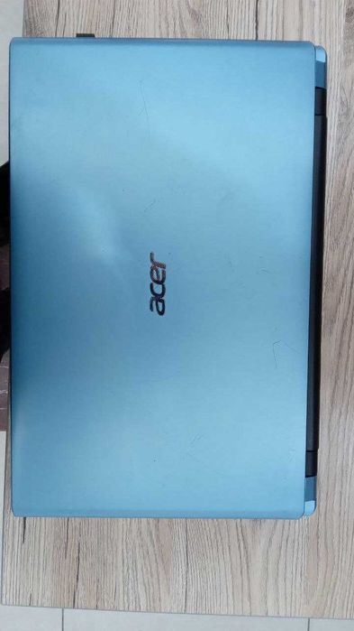 Noutbuk acer sotiladi