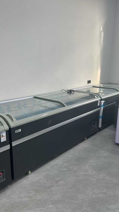 Новый Витринный холодильник