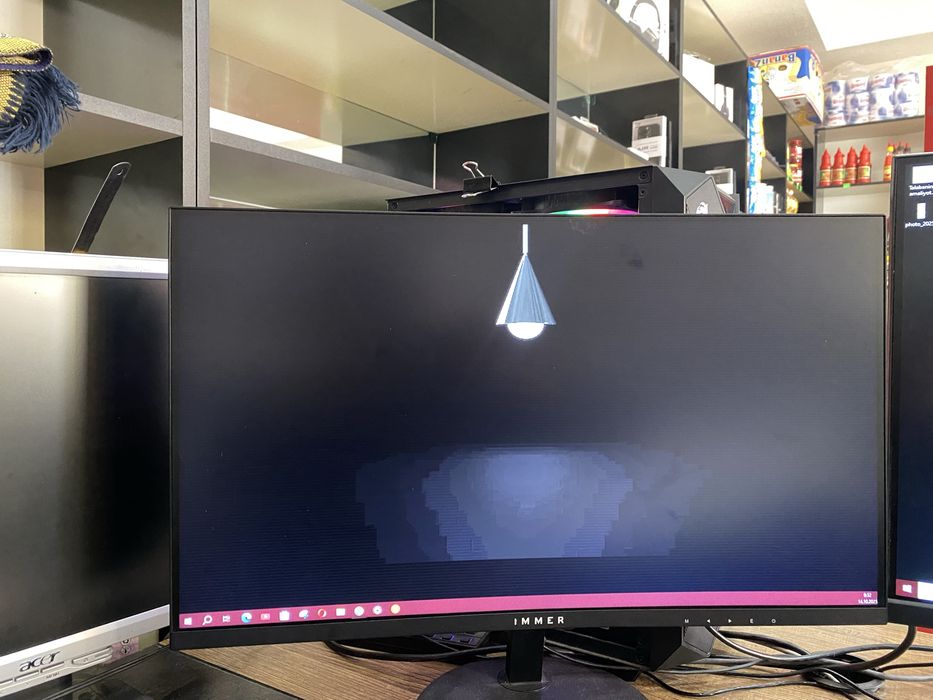 Monitorlar sotiladi.