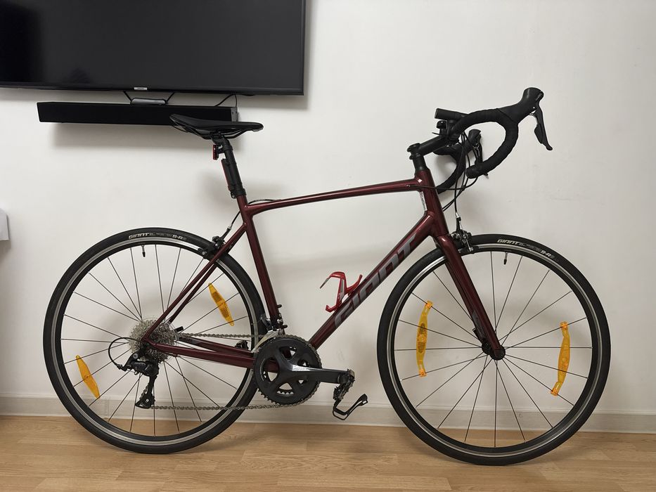 Продам шоссейный велосипед Giant Contend 1