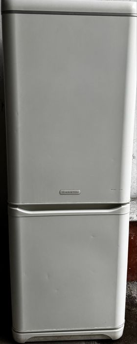 Ariston холодильник