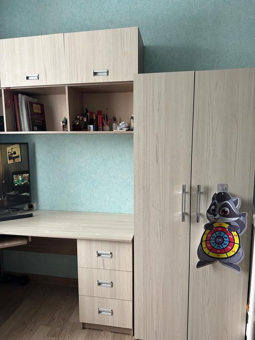 Продам комплект ( мебель для детской)