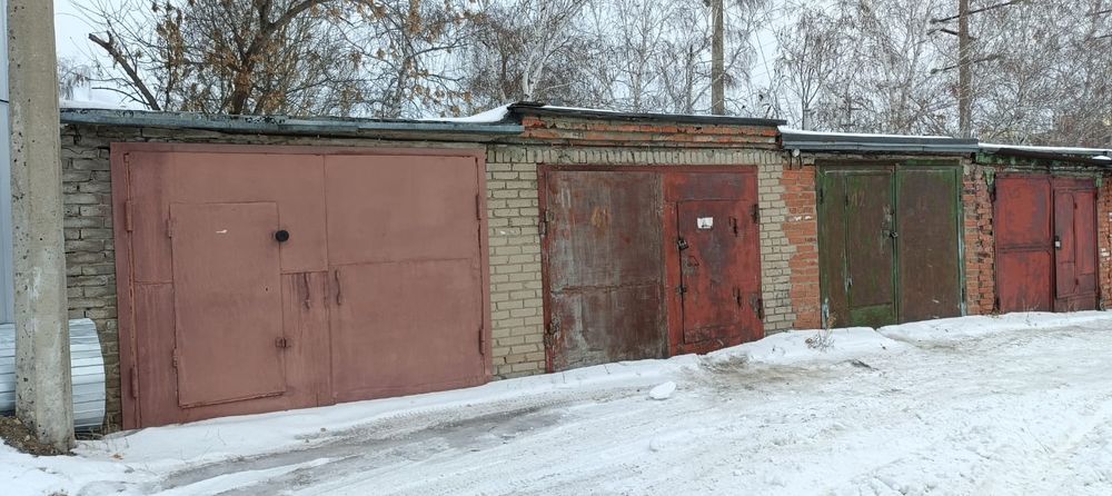 Продам 3 гаража смежных только вместе.