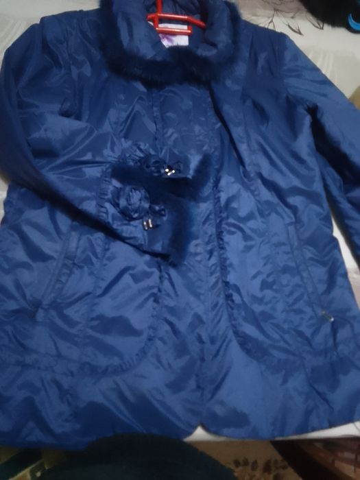 Продаеться куртка полушубок и полушубка с мехом