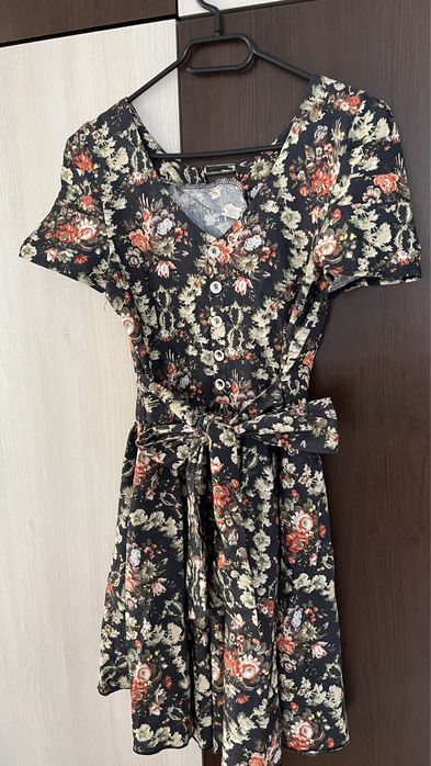 Rochie cu motive florare
