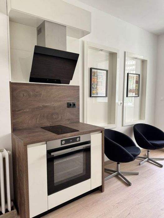 Дава се под наем Двустаен апартамент в София, Център - 74 кв.м за 899 € - Снимка #3