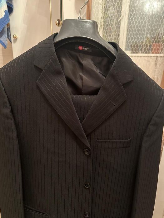 Продам костюм черный