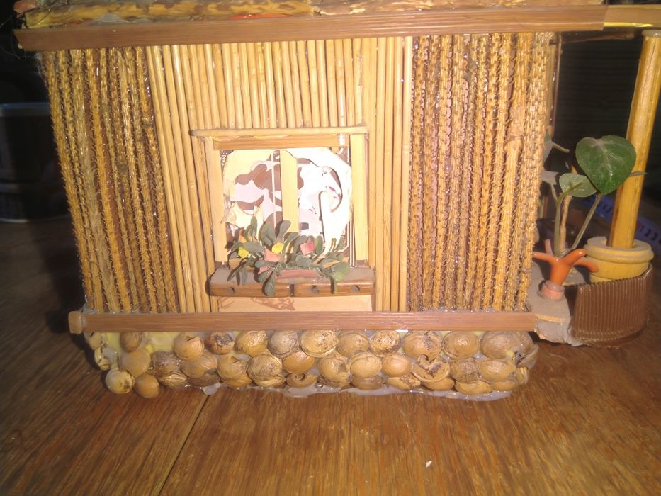 Декоративна ръчно направена къщичка