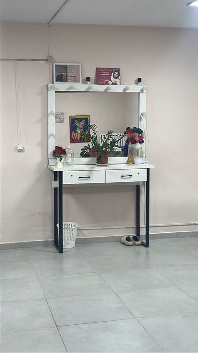 Мебели для салона кросоты