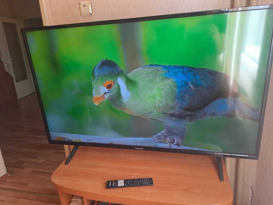 Смарт тв 50 инча телефункен може и бартер за телефон