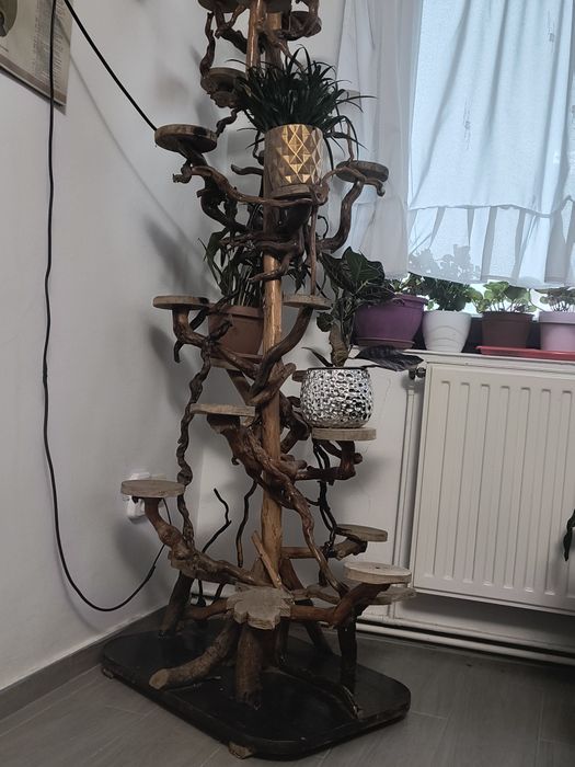 Vând suport etajat de flori