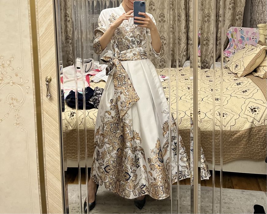 Вечернее платье