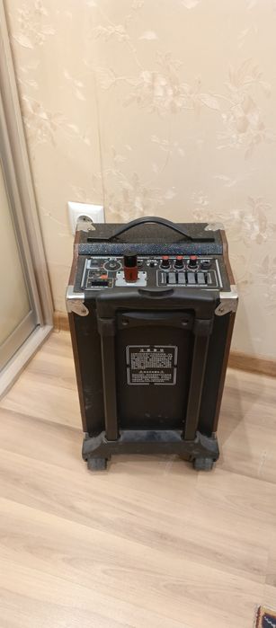 Колонка, чемоданчик