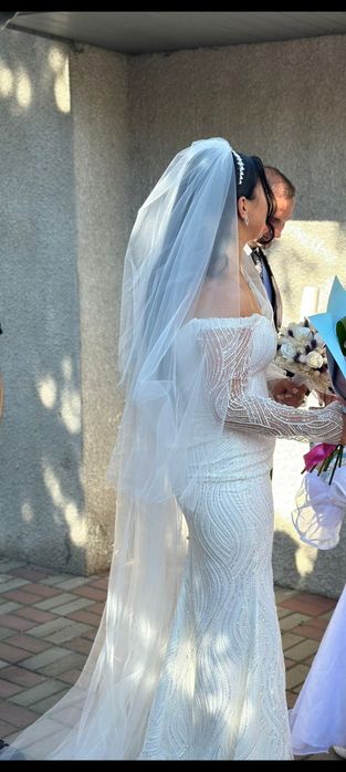 Voal mireasă de vânzare,  elegant simplu și finuț.